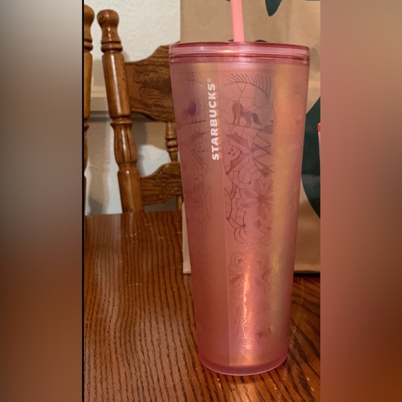 Starbucks holiday 2022  cup - Picture 1 of 4